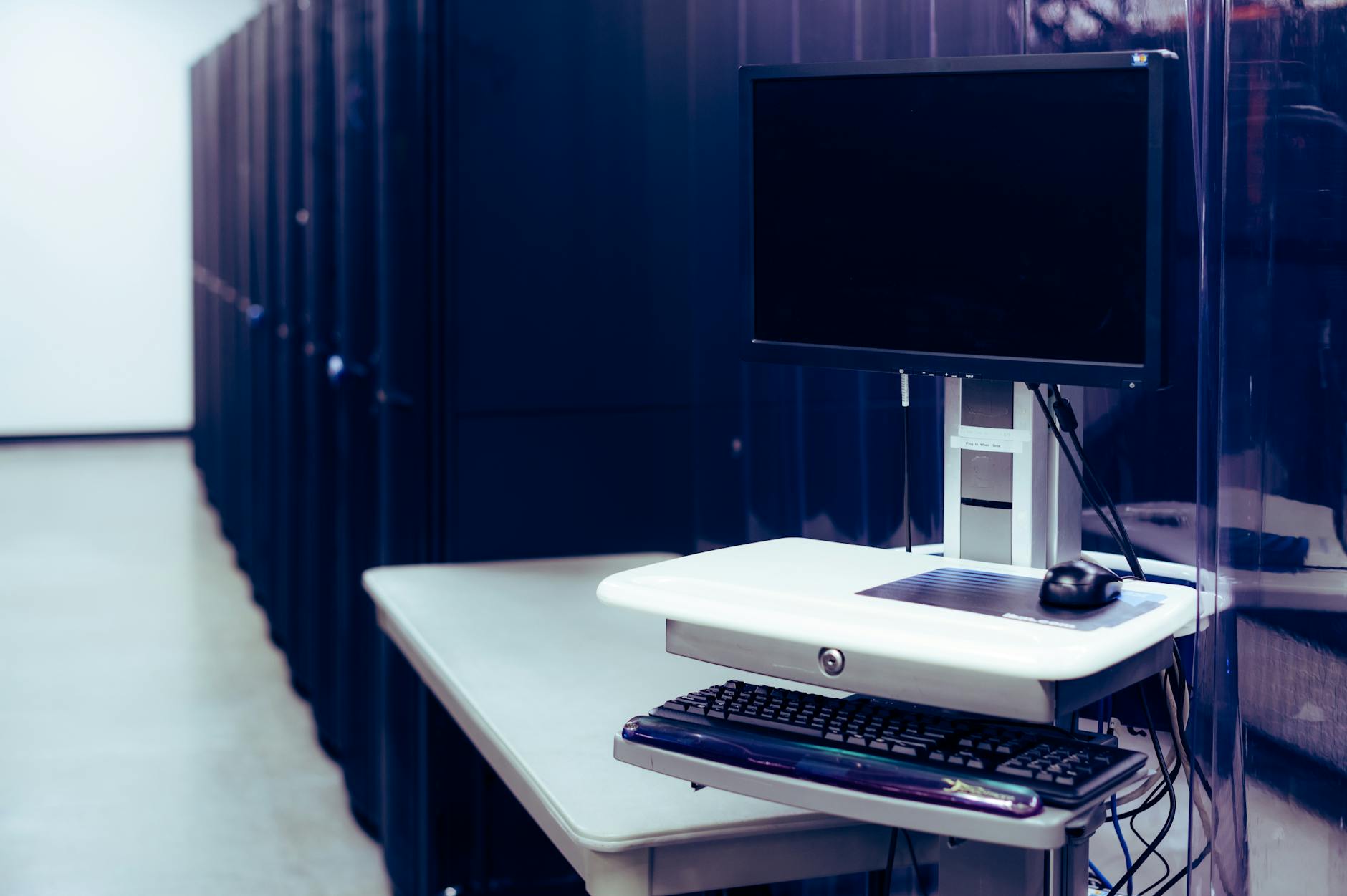 Broadcom’s VMware Strategy Sparks Mass Migration Wave