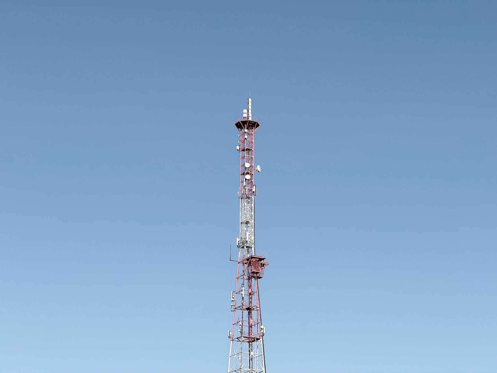 UK Mobile Networks Unprepared for AI Demands, Operators Warn